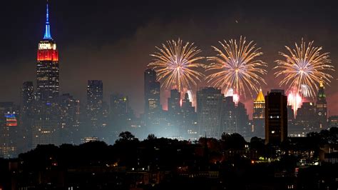 July 4th Fireworks NYC 2023: When and where to watch Macy's show along ...