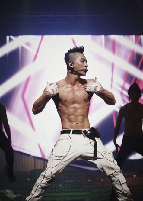 Kpop Idols With Abs(Part 1) | K-Pop Amino