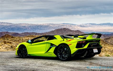 Lamborghini Aventador SVJ Roadster First Drive: Era-defining - SlashGear