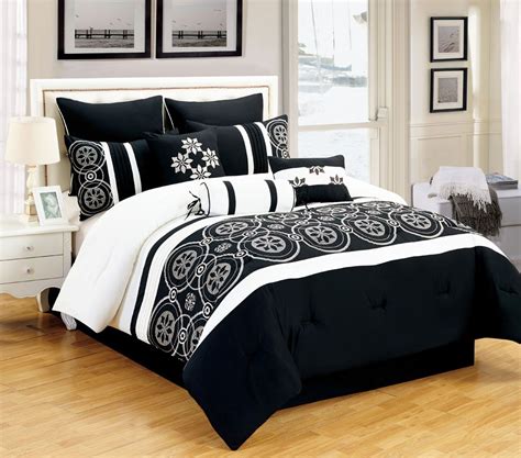 THE EGYPTIAN BEDDING LUXURIOUS HUNGARIAN GOOSE DOWN COMFORTER (With ...