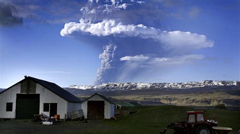 Europe on alert for Iceland volcanic ash cloud – Channel 4 News