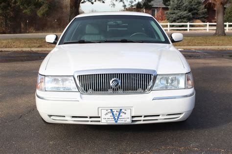 2005 Mercury Grand Marquis Photos