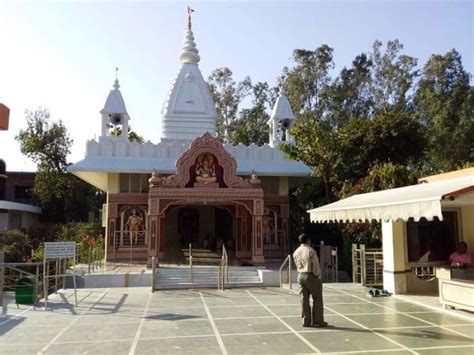 About Baba Neem Karoli Baba Ashram Virbhadra Rishikesh