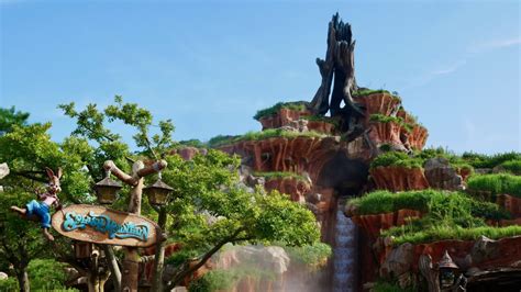 VIDEO: Take a FULL POV Ride on Tokyo Disneyland's Splash Mountain - WDW ...