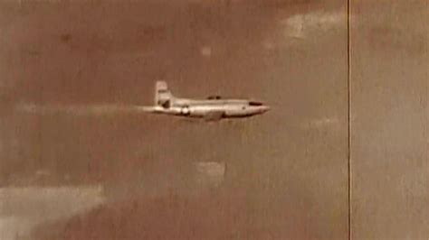 Chuck Yeager: Video of Chuck Yeager breaking the sound barrier ...