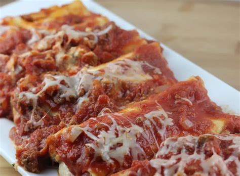 Baked Manicotti with Meat Sauce Recipe - Cully's Kitchen