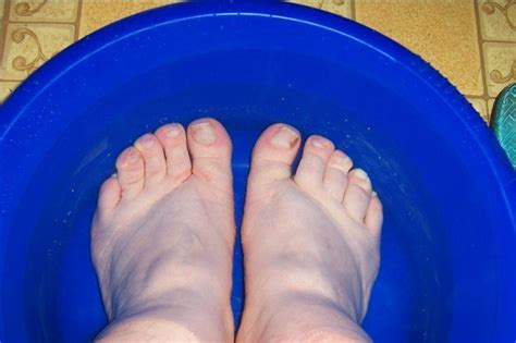 Benefits of Soaking Feet in Epsom Salt #EpsomSaltAcne # ...