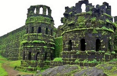 Raigad Fort, Mahad | Raigad fort, Historical india, India travel places