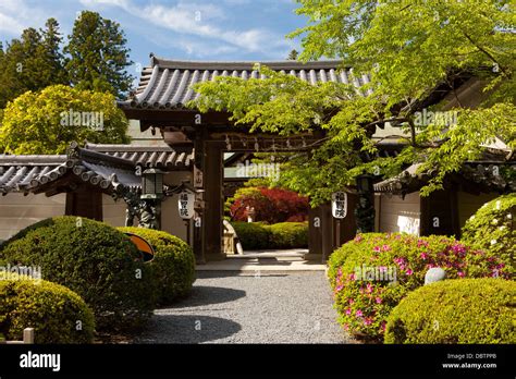 Entrance to Koyasan Onsen Fukuchi-in, Koyasan, Japan Stock Photo - Alamy