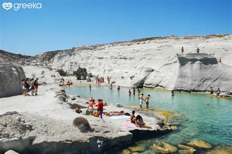 Milos Sarakiniko beach: Photos, Map | Greeka