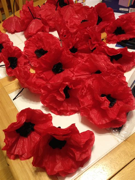 Tissue Paper poppies cut 3 large red circles, 3 small black circles ...