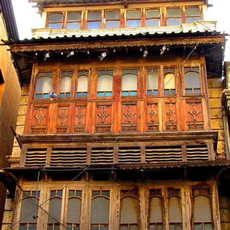 Architecture of Traditional Houses in Pune, Maharashtra