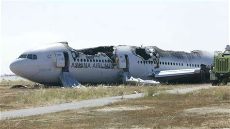 PHOTOS: Boeing 777 plane crashes at San Francisco International Airpor ...