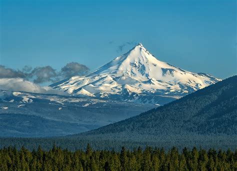 Mt. Jefferson | Looking NW at Mount Jefferson (10,497 ft (3,… | Flickr