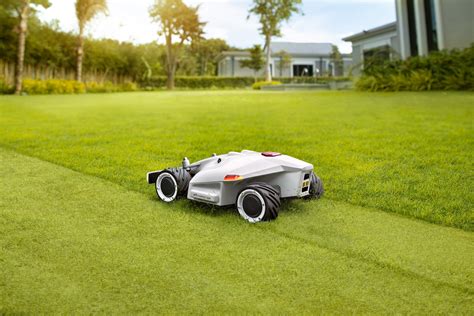 Mammotion Luba – Automated Robot Lawn Mower – Top Boy Creative