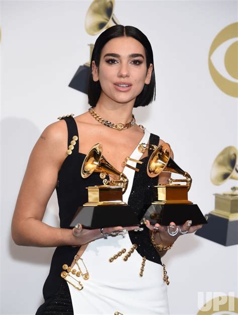 Photo: Dua Lipa wins awards at the 61st Grammy Awards in Los Angeles ...