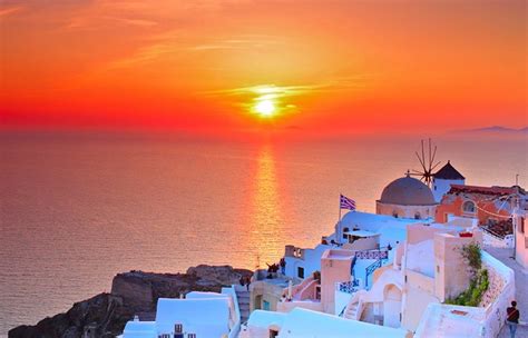 Santorini is known for its gorgeous sunsets, but which places on the ...