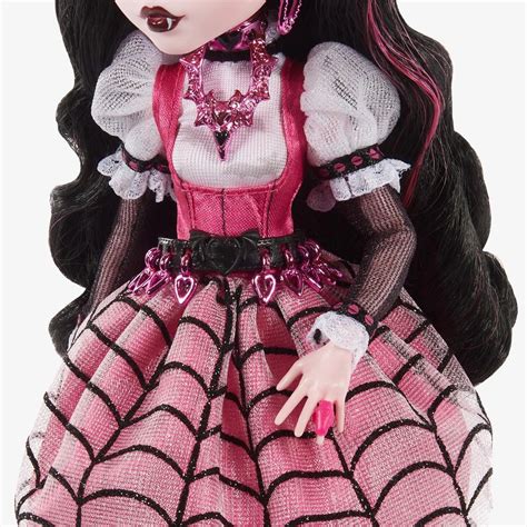 Haunt Couture Draculaura in 2022 | Draculaura costume, Monster high ...