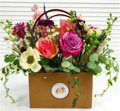 12 Best Flower Delivery Services in Santa Ana, CA - Petal Republic