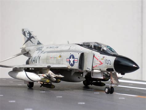 HAS07206 1:48 Hasegawa F-4J Phantom II 'Showtime 100' [MODEL BUIKDING ...