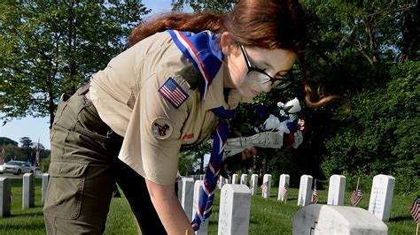 Scouts pay tribute to veterans at Camp Butler National Cemetery