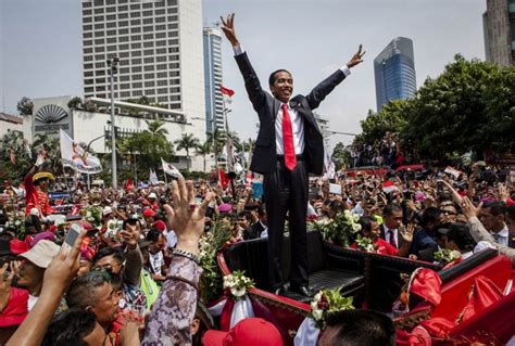 Joko Widodo: From promising democrat to Indonesia's kingmaker - BBC News