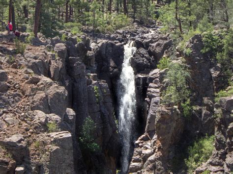 Sycamore Rim Hiking Trail: 70' seasonal falls, lily pad filled ponds ...