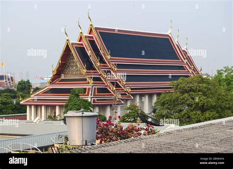 Chao Phraya River & Buddhist Temples, Bangkok 220120 Stock Photo - Alamy