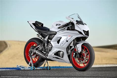 Yamaha R7: negli USA c'è già la versione 2023 - News - Moto.it