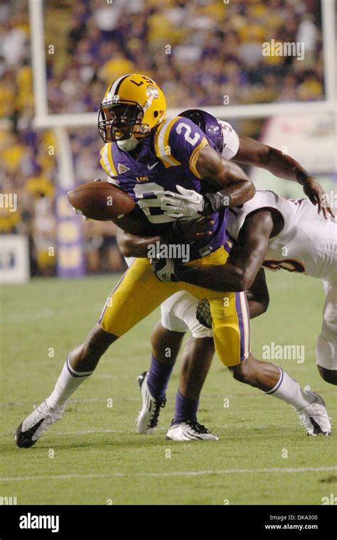 LSU Tigers wide receiver Rueben Randle (2) gets tackled in the Div. 1 ...