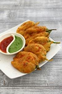 Palak Pakoda - Spice Up The Curry