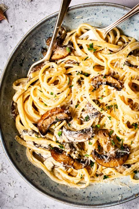 Creamy Tagliatelle with Bacon, Mushrooms and Truffle Oil - Vikalinka