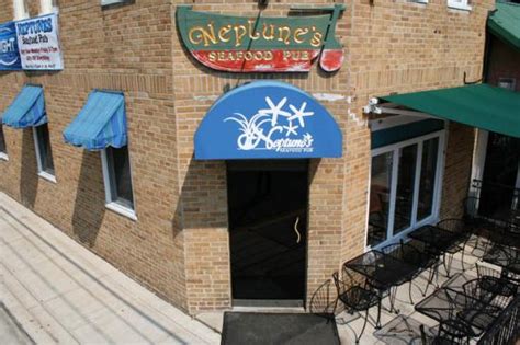 Neptune's Seafood Pub, North Beach - Menu, Prices & Restaurant Reviews ...