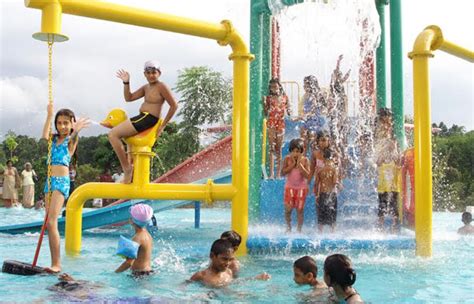 LeisureWorld Water Park – Discover – Visit Sri Lanka