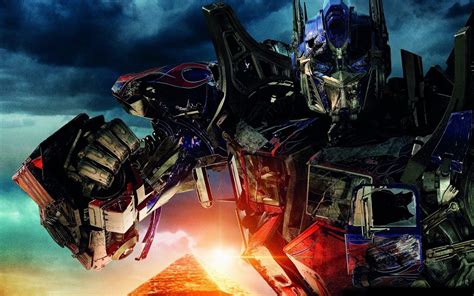 Transformer Optimus Prime Cybertron Dark Of The Moon Wallpaper