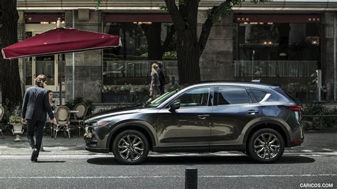 2019 Mazda CX-5 Signature - Side | Caricos