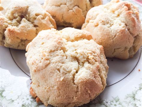 Easy Almond Flour Biscuits - Paleo Recipe - Lectin Free Foodie