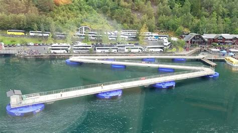 Time lapse of the floating pontoon bridge - YouTube