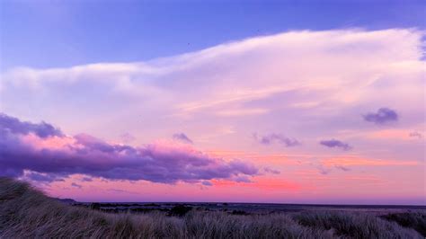 Foto De Una Nube Nimbus Durante La Puesta De Sol · Foto de stock gratuita