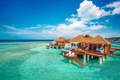 10 Most Romantic Caribbean Honeymoon Suites | SANDALS