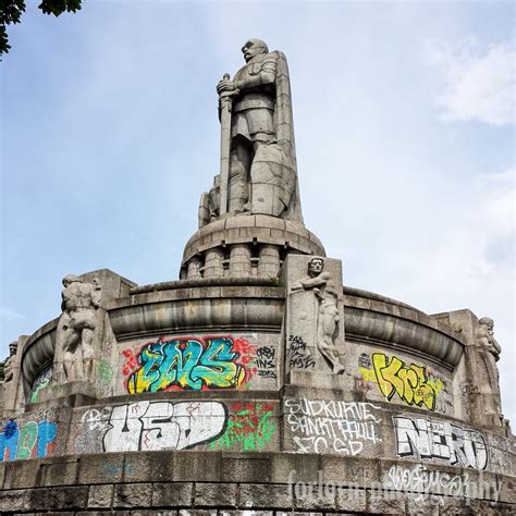 Bismarck Monument – Forlorn Photography