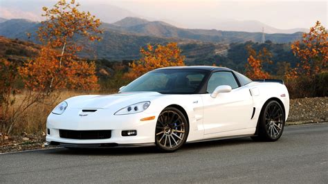 Wallpaper Hennessey 2011 Chevrolet Corvette ZR1 C6 White 2560x1440