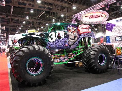 monster truck | Grave Digger Wallpapers - Wallpaper Cave | Monster ...