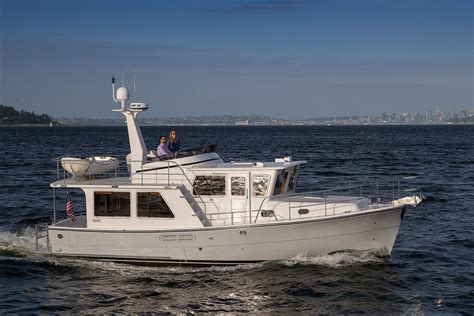 2023 Helmsman Trawlers 38E Pilothouse Trawler Kaufen - YachtWorld