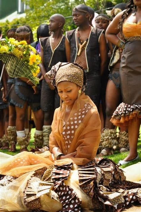 Tswana, South Afrika | African bride, African traditions, South african ...