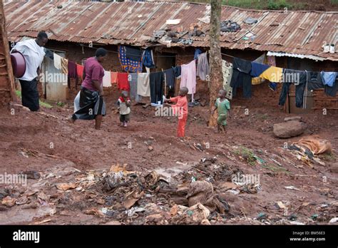 Life in Kibera slum (Nairobi, Kenya Stock Photo - Alamy