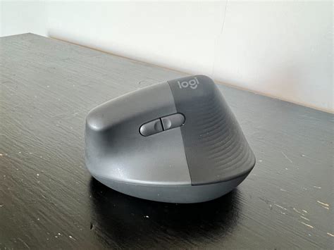 Logitech Lift Vertical Ergonomic Mouse