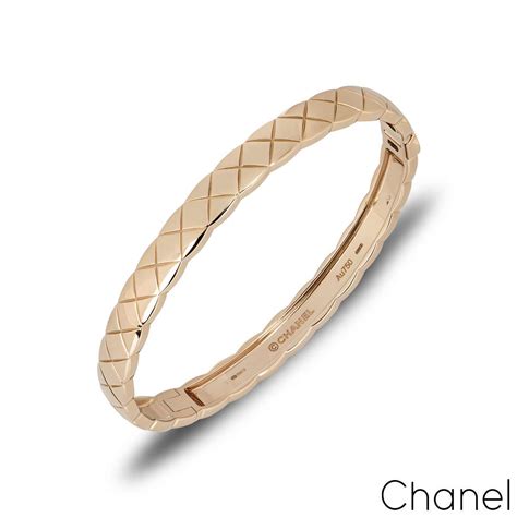 Introducir 51+ imagen chanel gold bangle - Abzlocal.mx