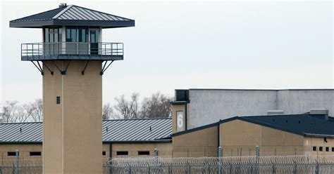 Feds Closing Thomson Prison's Deadly Double Solitary Confinement Unit ...