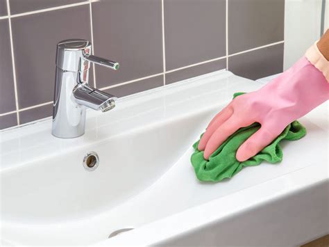 How To Clean Your Bathroom Sink – Rispa